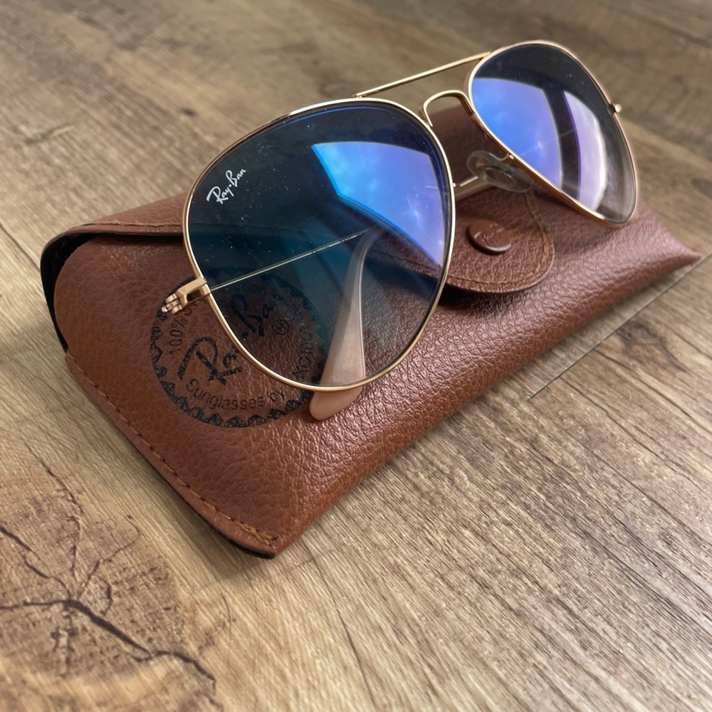 Ray-Ban Aviator Gradient Sunglasses - Picture 3 of 5